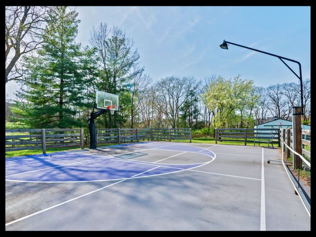 202 Deerfield Ln, Franklin, TN 37069