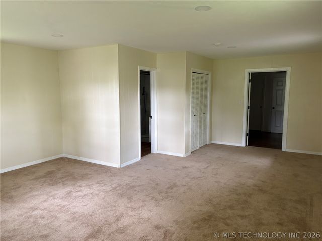 618 SE Wilshire Avenue, Bartlesville, OK 74006