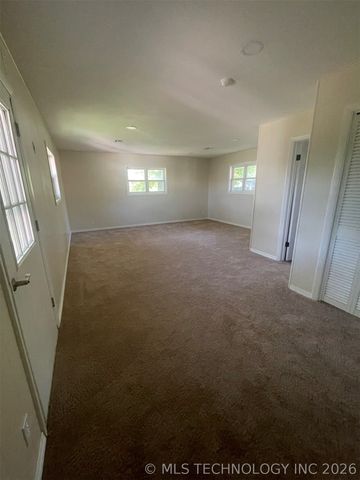 618 SE Wilshire Avenue, Bartlesville, OK 74006