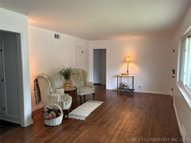 618 SE Wilshire Avenue, Bartlesville, OK 74006