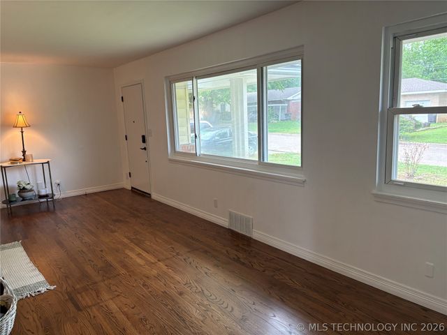 618 SE Wilshire Avenue, Bartlesville, OK 74006