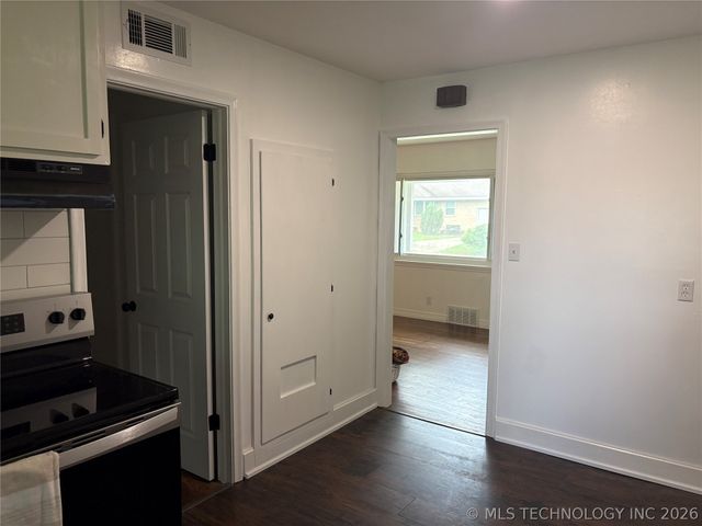 618 SE Wilshire Avenue, Bartlesville, OK 74006
