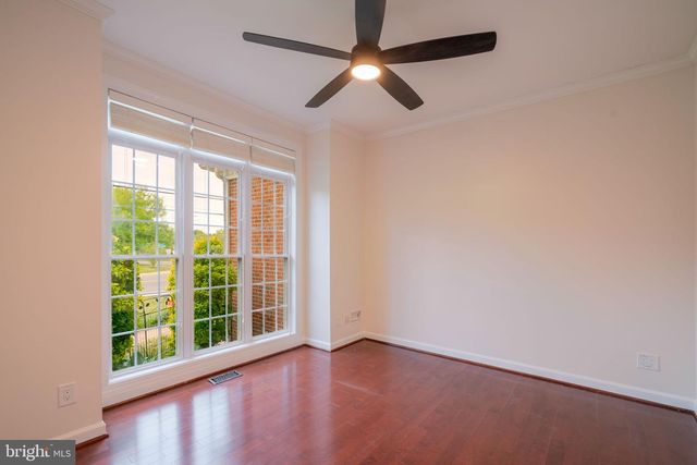 8038 HOLLAND RD, Alexandria, VA 22306