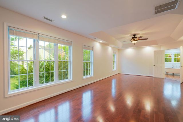 8038 HOLLAND RD, Alexandria, VA 22306