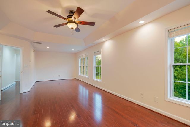 8038 HOLLAND RD, Alexandria, VA 22306