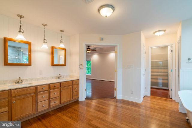 8038 HOLLAND RD, Alexandria, VA 22306