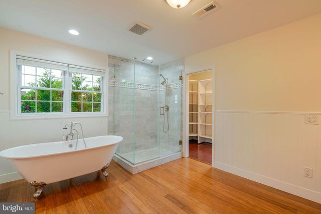 8038 HOLLAND RD, Alexandria, VA 22306