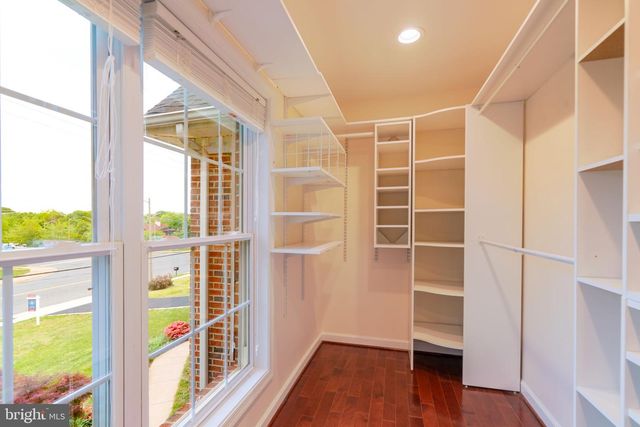 8038 HOLLAND RD, Alexandria, VA 22306