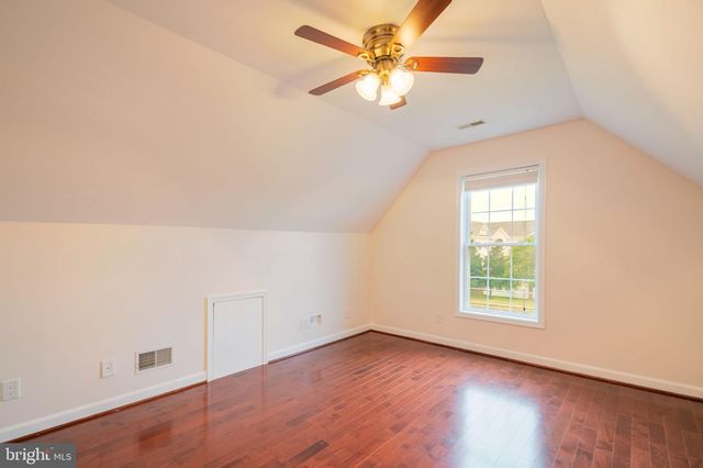 8038 HOLLAND RD, Alexandria, VA 22306