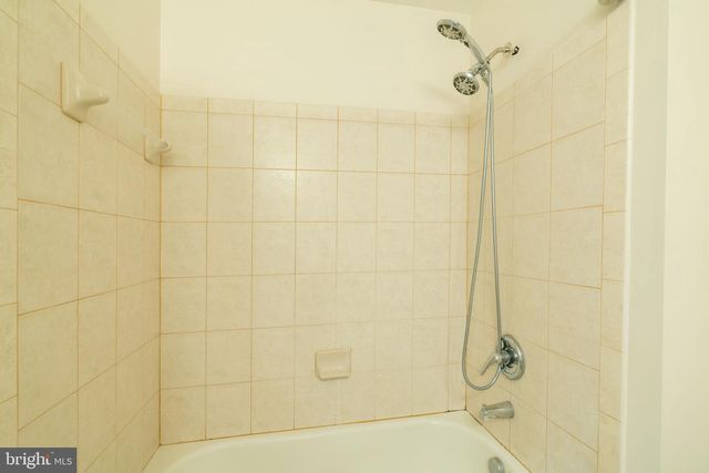 8038 HOLLAND RD, Alexandria, VA 22306