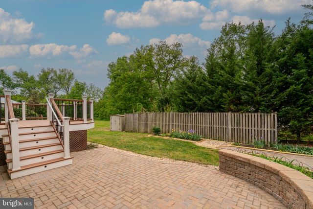 8038 HOLLAND RD, Alexandria, VA 22306