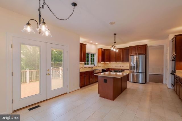 8038 HOLLAND RD, Alexandria, VA 22306
