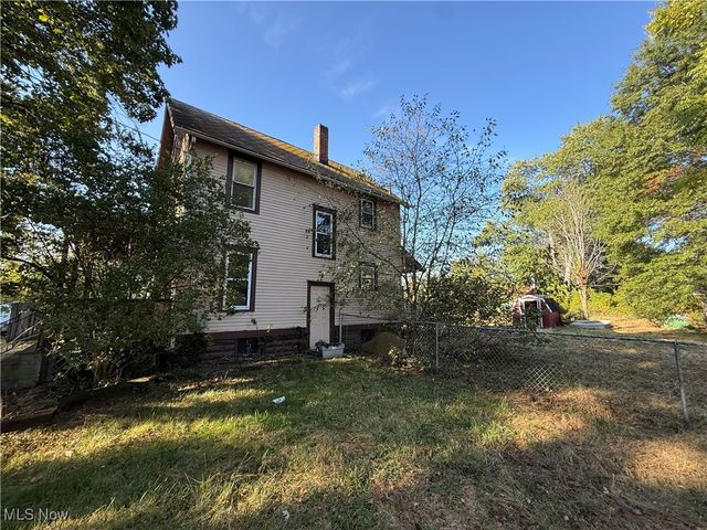 1033 Olive Avenue NE, Warren, OH 44483