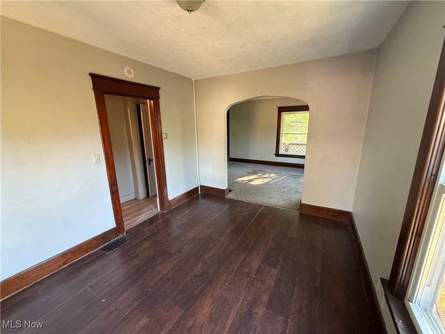 1033 Olive Avenue NE, Warren, OH 44483