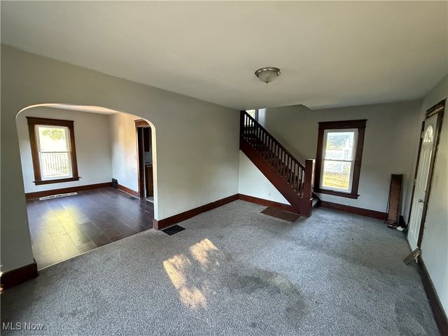 1033 Olive Avenue NE, Warren, OH 44483