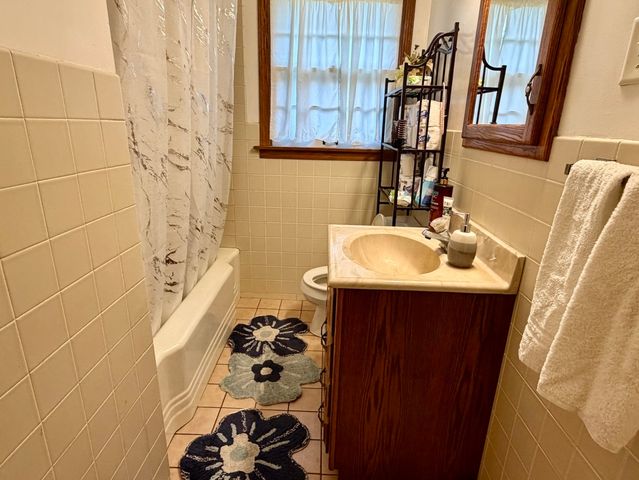 1304 THEODORE Street, Crest Hill, IL 60403