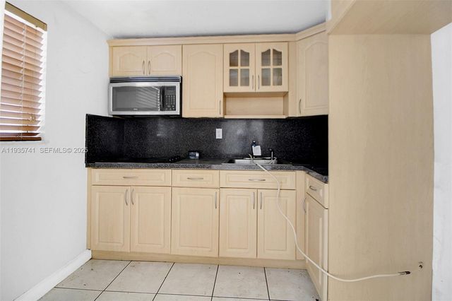 6195 W 18th Ave G125, Hialeah, FL 33012