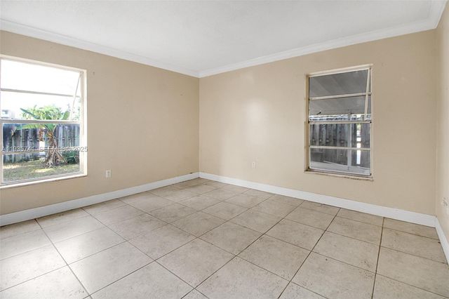 6195 W 18th Ave G125, Hialeah, FL 33012