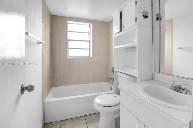 6195 W 18th Ave G125, Hialeah, FL 33012