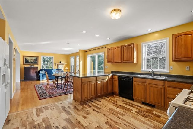 303 School St, Acton, MA 01720