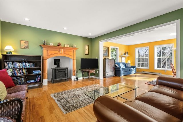 303 School St, Acton, MA 01720