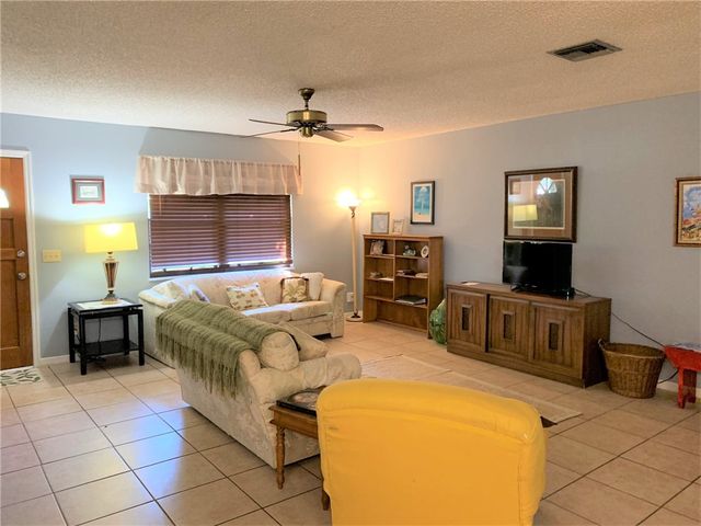 275 16th Avenue, Vero Beach, FL 32962