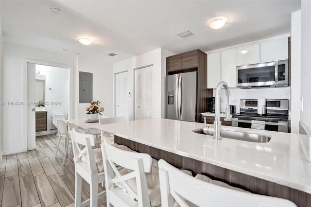 481 NE 29th St 702, Miami, FL 33137