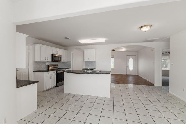 1812 Settlers Court Drive, Sealy, TX 77474