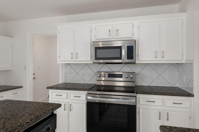 1812 Settlers Court Drive, Sealy, TX 77474