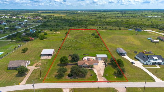 1812 Settlers Court Drive, Sealy, TX 77474