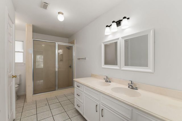 1812 Settlers Court Drive, Sealy, TX 77474