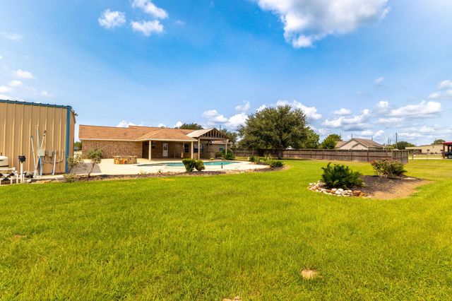 1812 Settlers Court Drive, Sealy, TX 77474