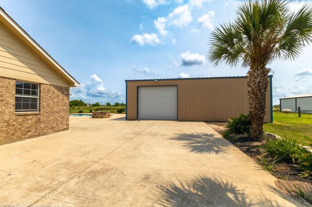 1812 Settlers Court Drive, Sealy, TX 77474