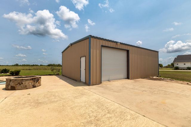 1812 Settlers Court Drive, Sealy, TX 77474