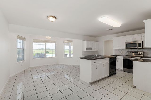 1812 Settlers Court Drive, Sealy, TX 77474