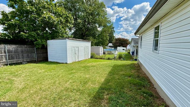 2429 BRUNSWICK RD, Baltimore, MD 21227