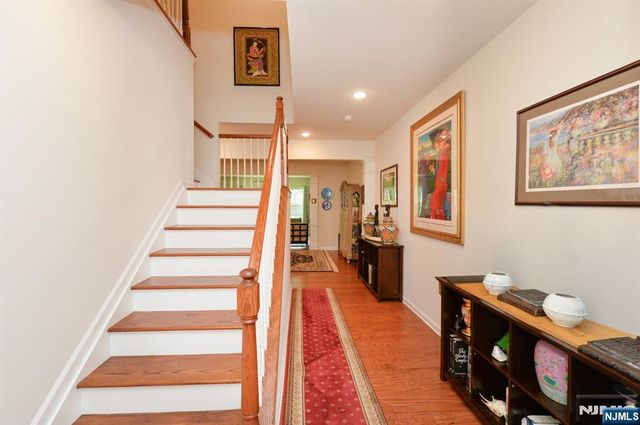 27 Winfield Drive 903, Woodcliff Lake, NJ 07677