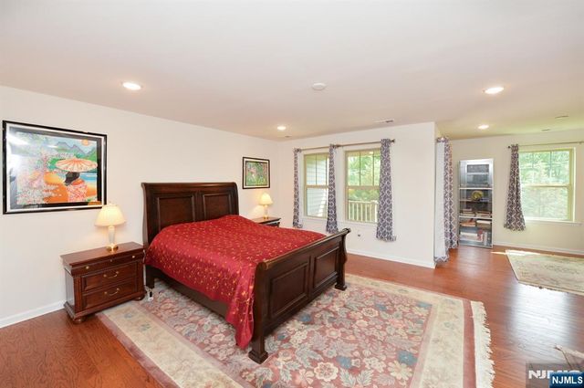 27 Winfield Drive 903, Woodcliff Lake, NJ 07677