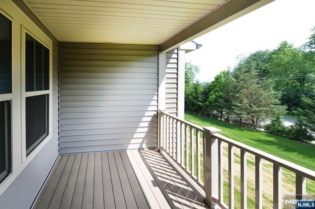 27 Winfield Drive 903, Woodcliff Lake, NJ 07677