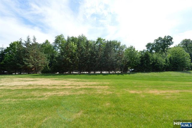 27 Winfield Drive 903, Woodcliff Lake, NJ 07677