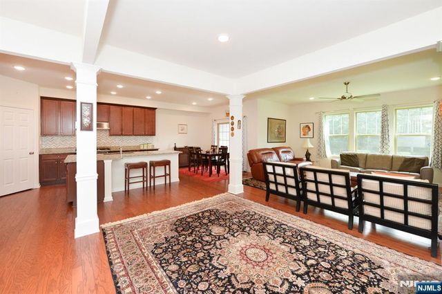 27 Winfield Drive 903, Woodcliff Lake, NJ 07677