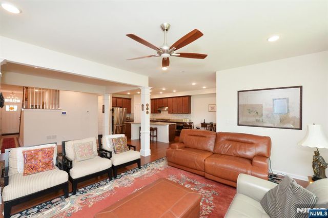 27 Winfield Drive 903, Woodcliff Lake, NJ 07677