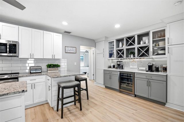 2396 MANGRUM DR, Dunedin, FL 34698