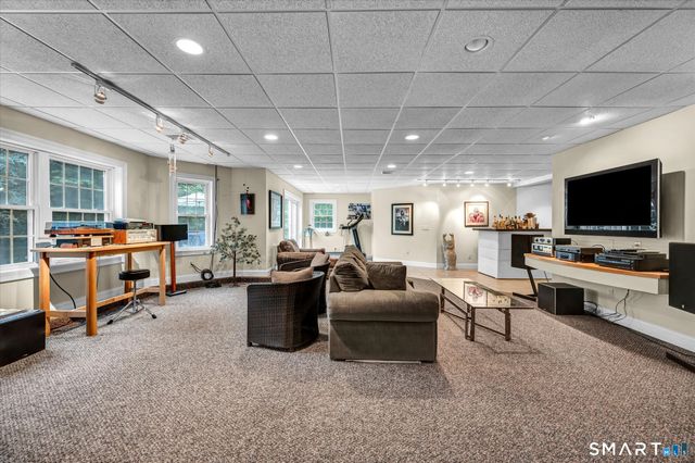 193 Scarborough Lane, Middletown, CT 06457