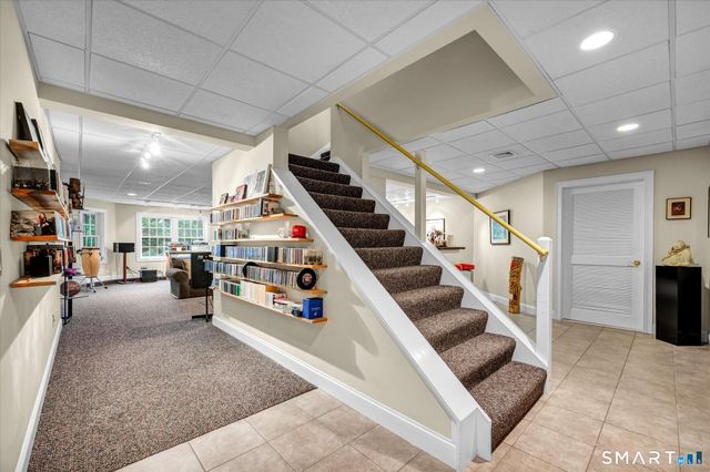 193 Scarborough Lane, Middletown, CT 06457
