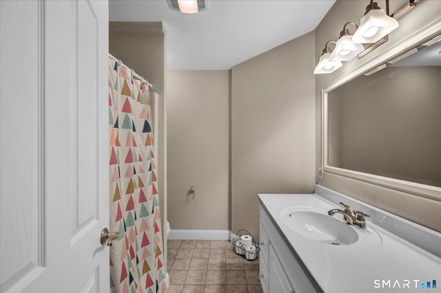193 Scarborough Lane, Middletown, CT 06457