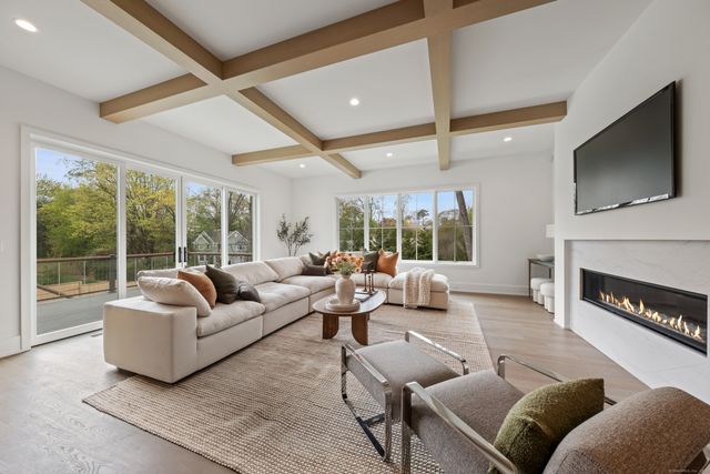 102 Compo Road South, Westport, CT 06880