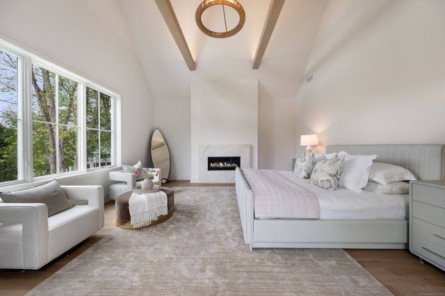 102 Compo Road South, Westport, CT 06880