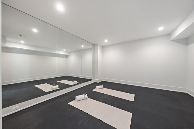 102 Compo Road South, Westport, CT 06880