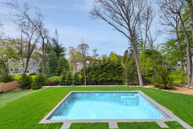 102 Compo Road South, Westport, CT 06880